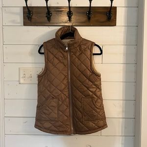 Women’s reversible zippered vest